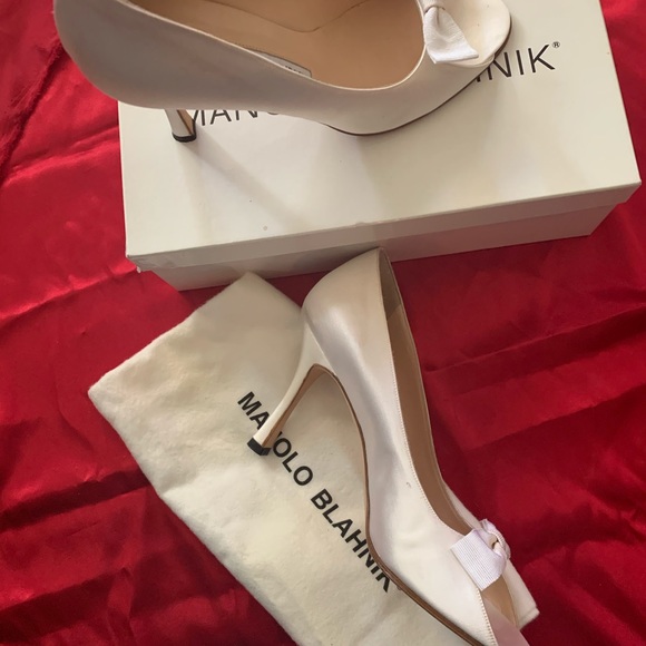 Manolo Blahnik white satin heel - Picture 2 of 8